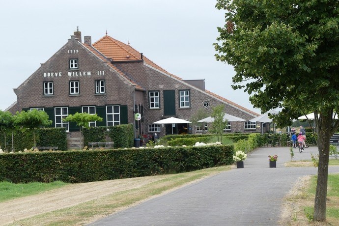 Hoeve Willem III, Soemeersingel 127, Helenaveen